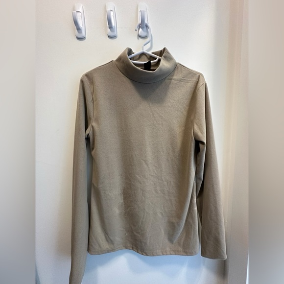 Fitted Sweater - Picture 1 of 3